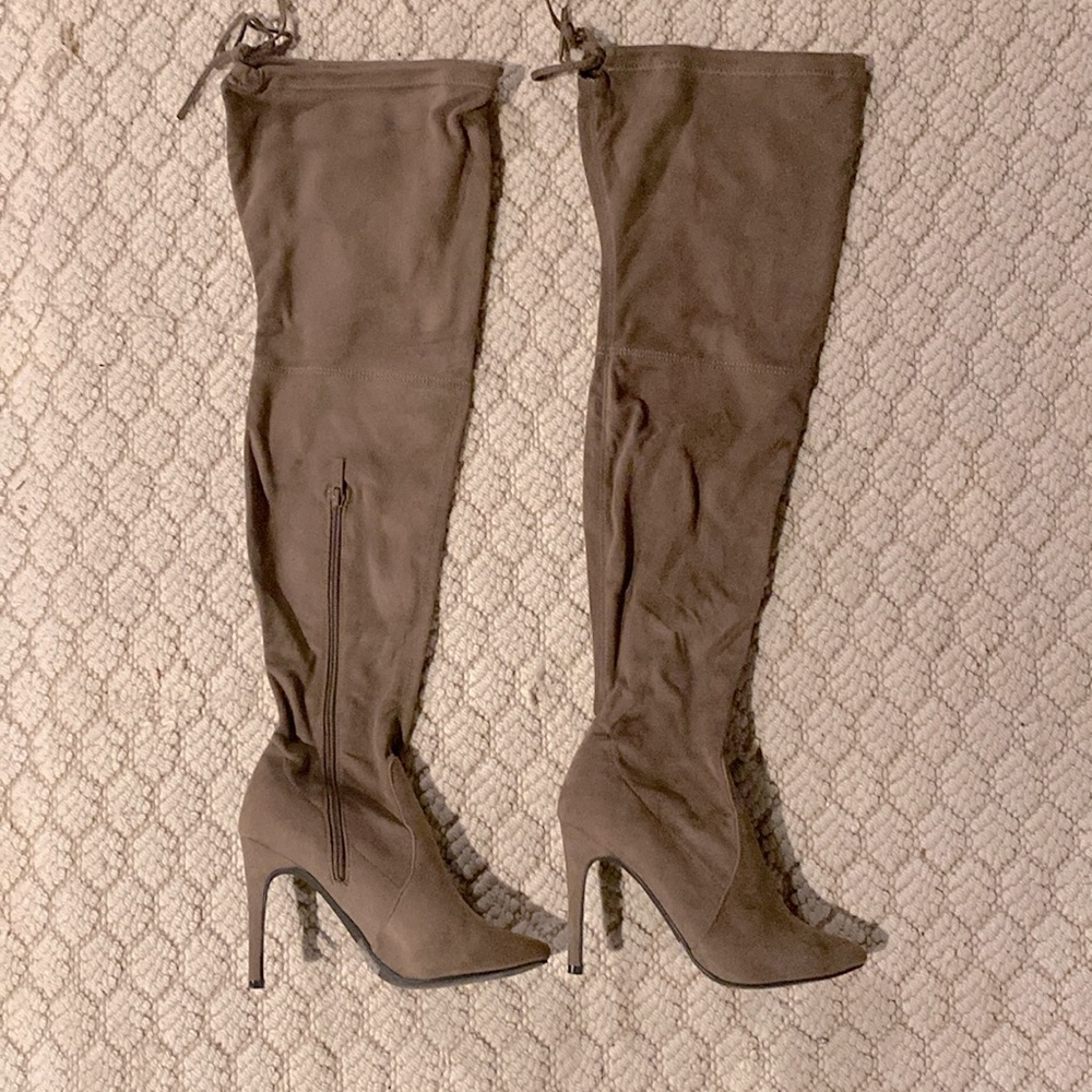 Breckelle’s ladies thigh high suede boots